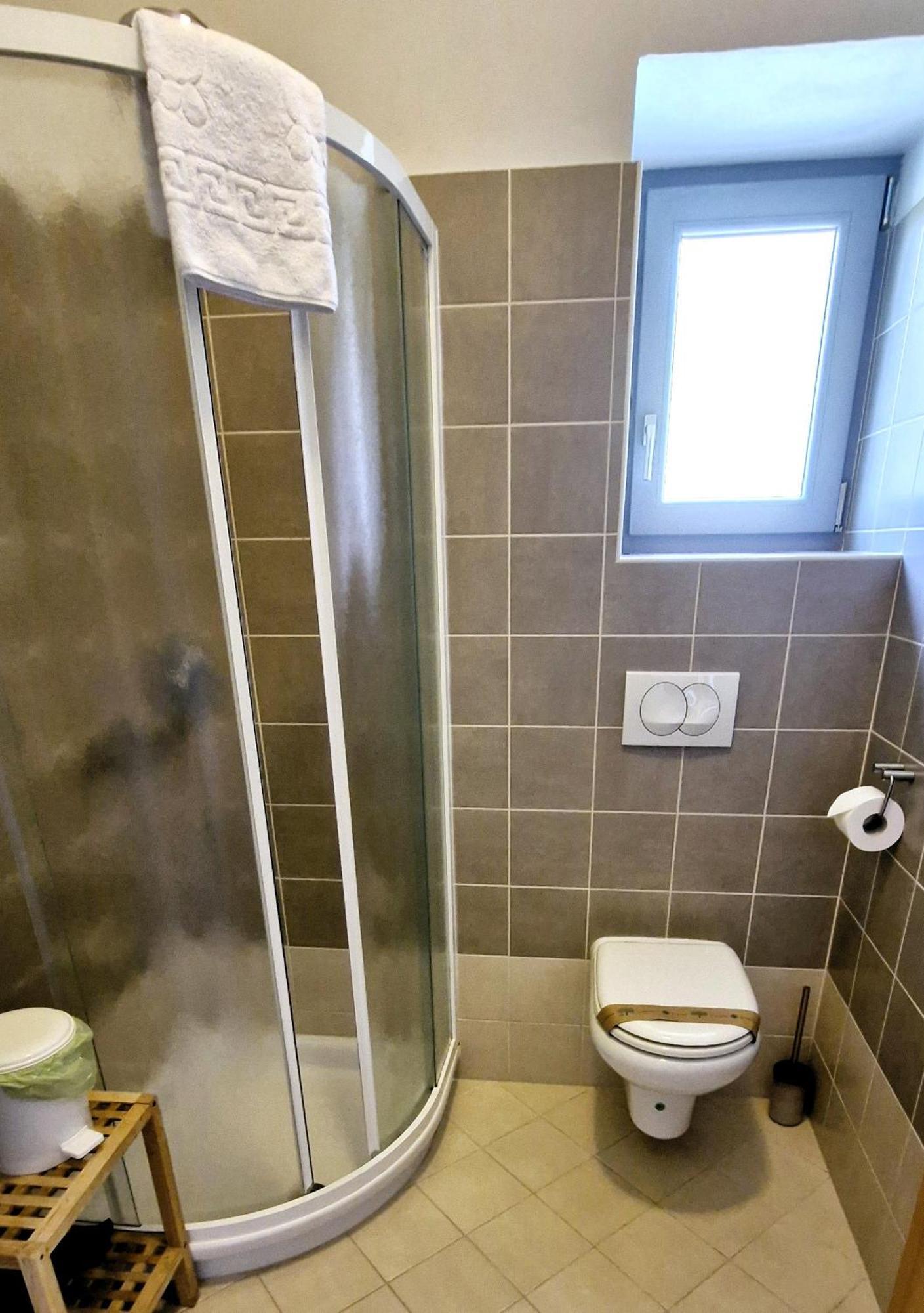 Guesthouse Idila Pod Nanosom Senozece 外观 照片